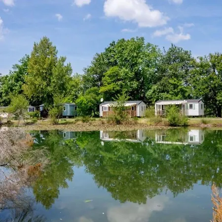 Mobil Avec Terrasse - 2 Personnes - Api-1-52-276 Campeggio Saint-Sornin (Charente-Maritime)