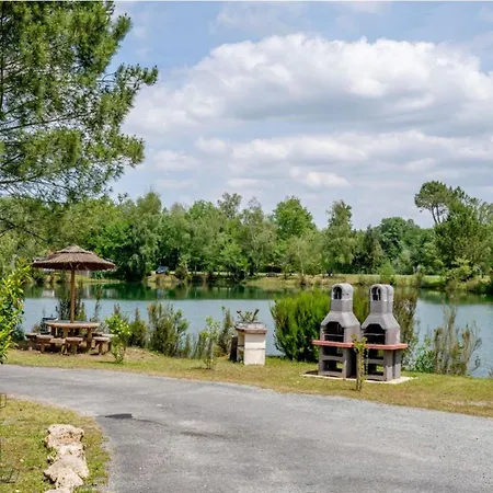 Mobil Avec Terrasse - 2 Personnes - Api-1-52-276 * Saint-Sornin (Charente-Maritime)